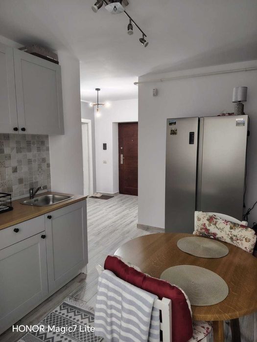 Apartament cu o cameră, spațios și modern, complet mobilat – Cartierul Tei, Piatra Neamț