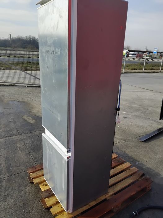 Хладилник за вграждане Bosch