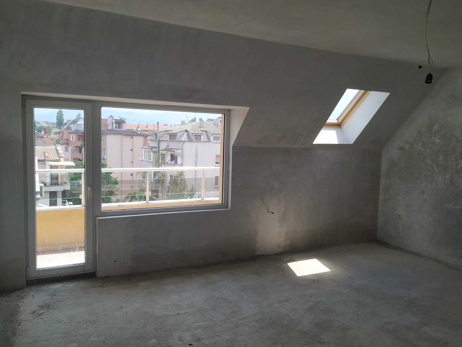 Продава се Двустаен апартамент в Пловдив, Кършияка - 125 кв.м за 1100 €/кв.м - Снимка #1