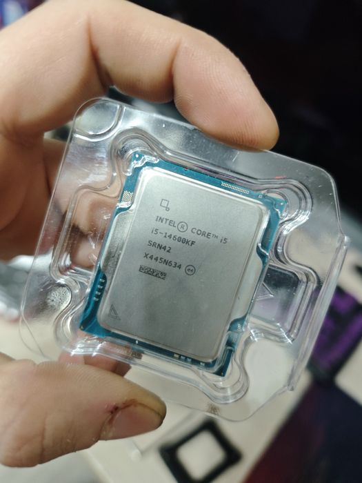 Procesor intel i5 14600kf garantie si contact frame
