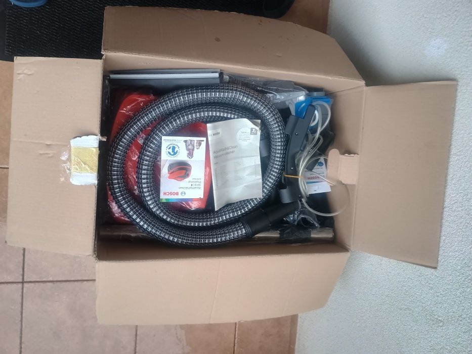 Aspirator Bosch  cu spălare 2100W