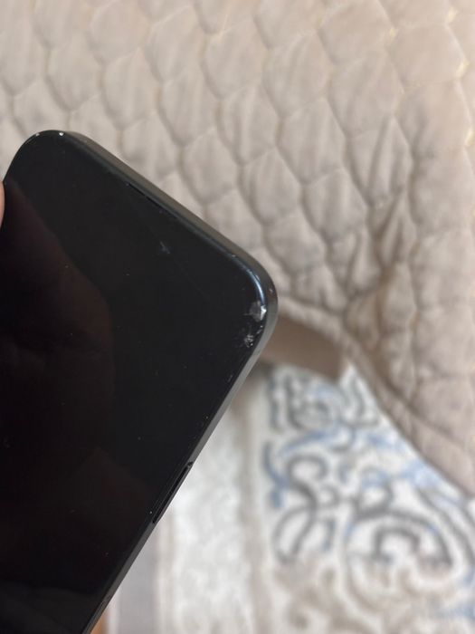 Продам Айфон 16 /128gb