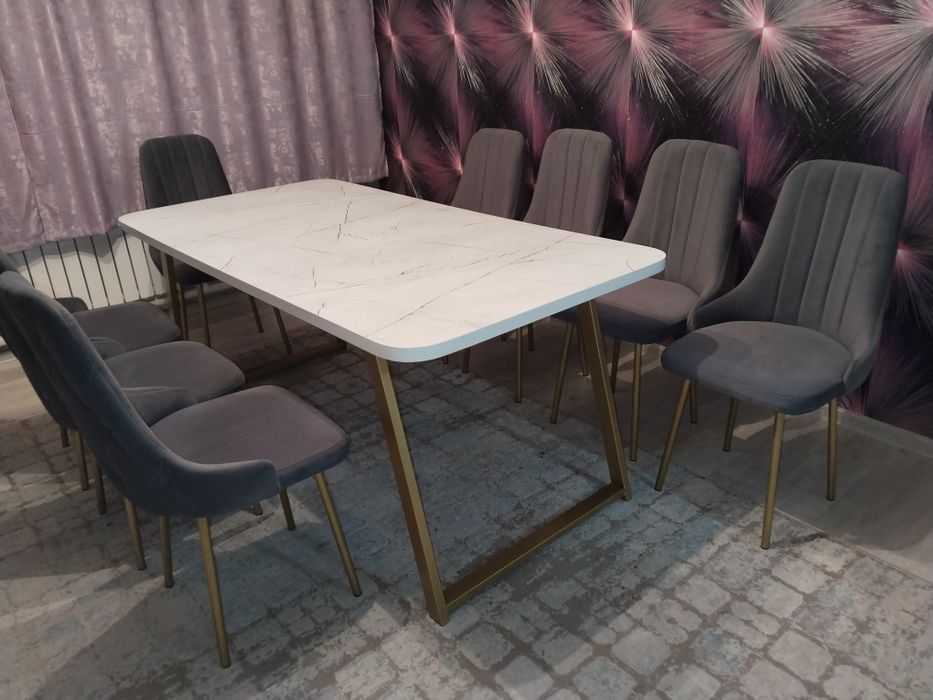 Срочно продам стол 1,80 м,  стулья 8 шт