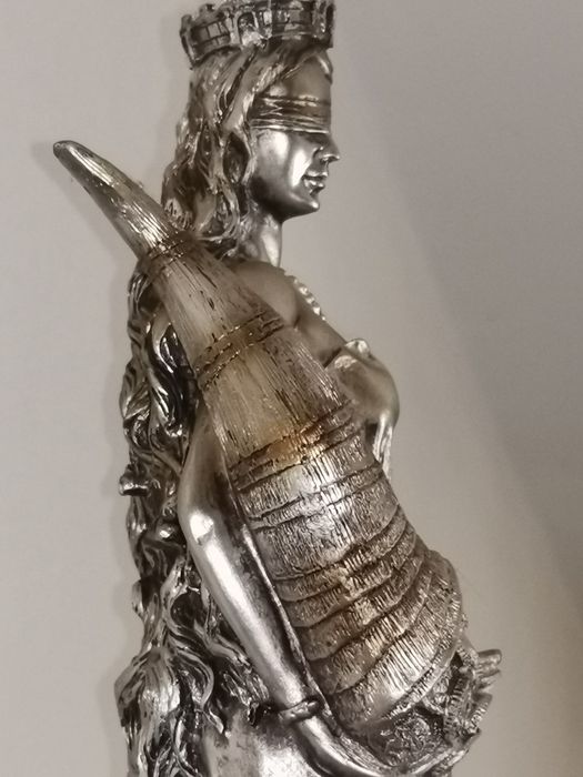 Коледа дойде. Голяма 50см Красива сребриста бронирана статуетка /фигур