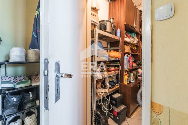 Двустаен, ексклузивен, южен апартамент за продажба, в кв. Младост, Вар
