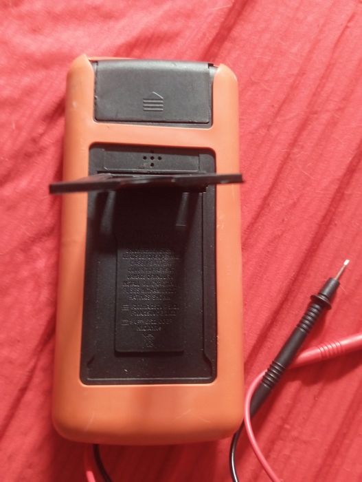 Продам мультиметр DT9205A