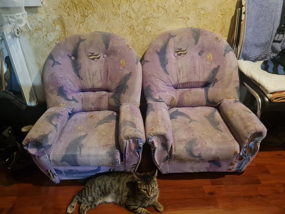 Продам детские кресла