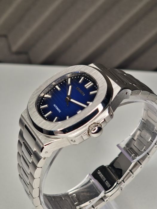 Seiko Mod Nautilus Degradee Blue Dial