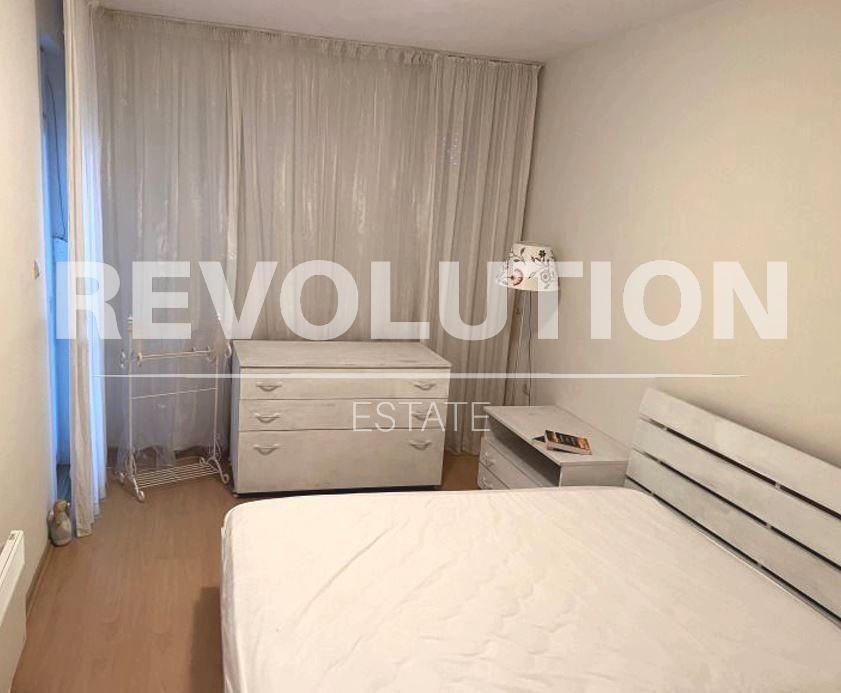 Дава се под наем Тристаен апартамент в Варна, Бриз - 101 кв.м за 927.18 € - Снимка #3