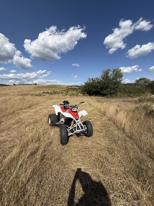 Pretul e neg‼️Vand yamaha blaster 200yfs pentru ca vreau ceva mai mare el vine cu jante negre e perfect functional detalli pv !