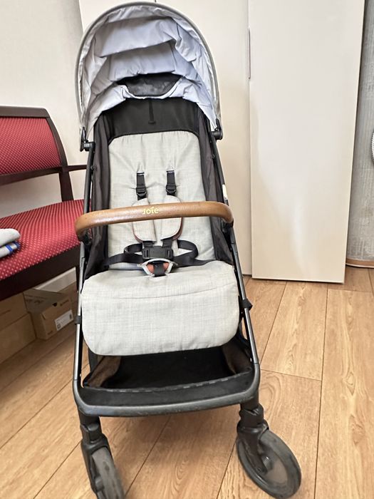 Коляская прогулочная joie pact max