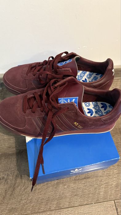 Adidas AS520, culoare grena