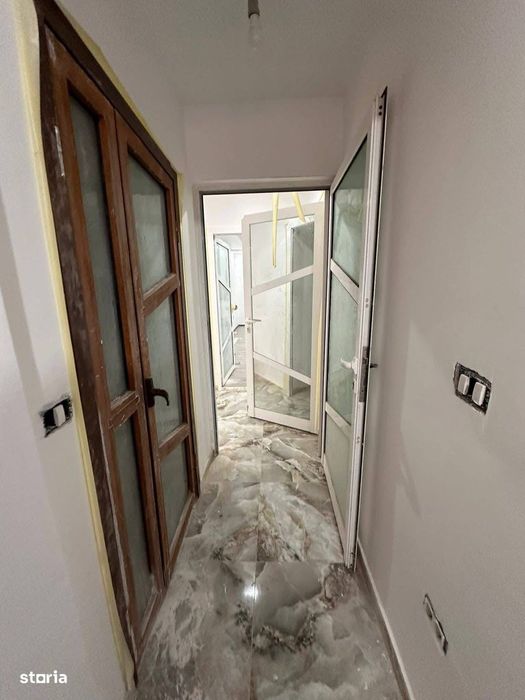De vanzare apartament cu 3 camere, renovat, zona Restaurantului Bradu
