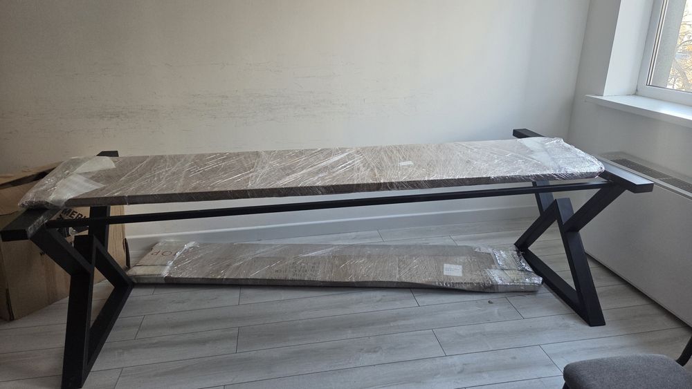 Продаются 2 стола