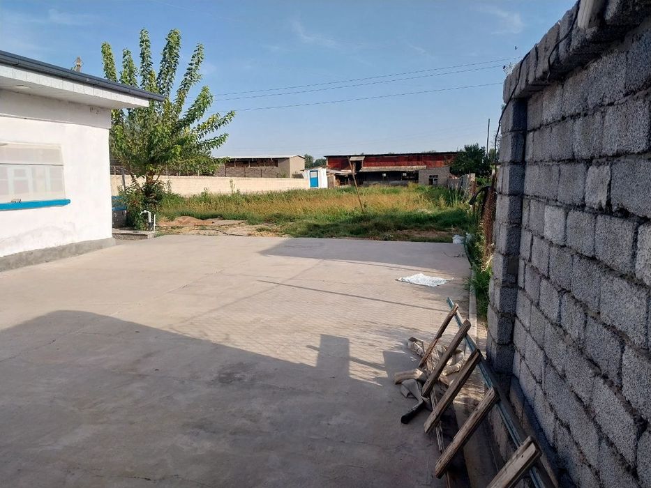 Продаю дом в хорошем состаянии газ свет вода есть без проблем