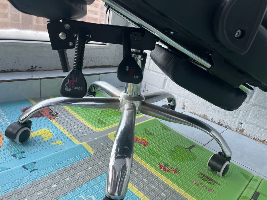 Продам офисное кресло