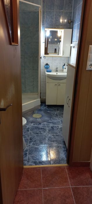 Închiriez garsoniera