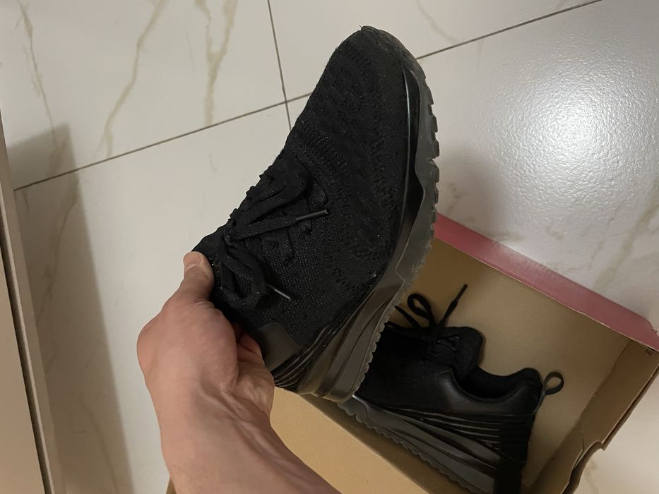 Продаю кроссовки