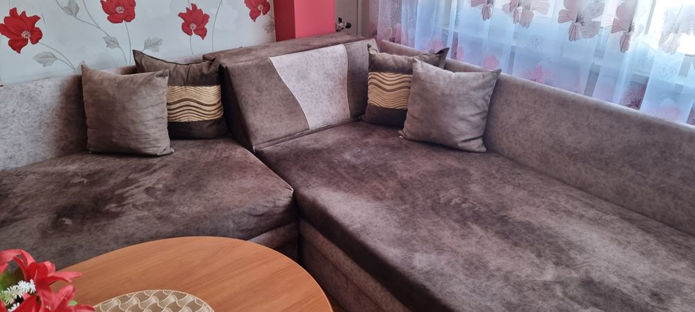 Спални легла хол