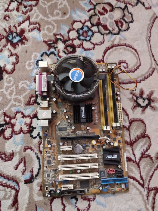 Материнская плата ASUS
