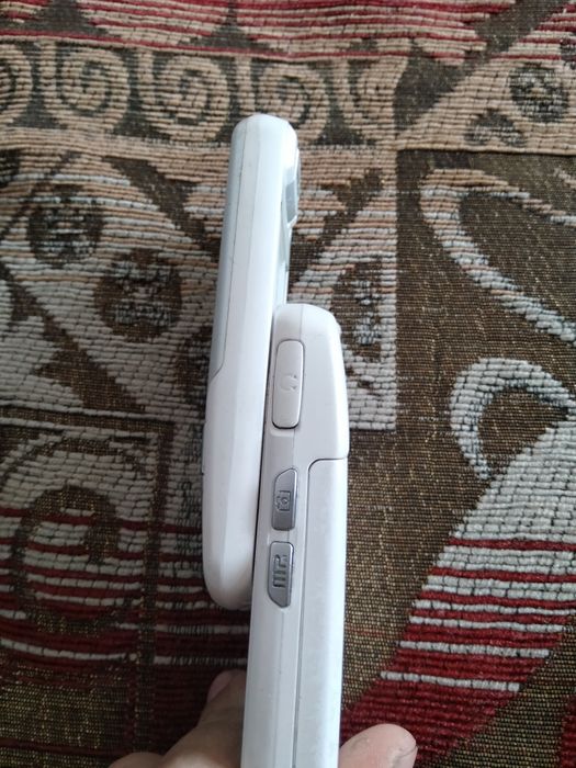 Старый телефон 5000тенге