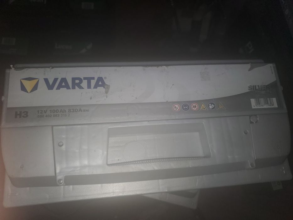 Acumulatori auto 12v