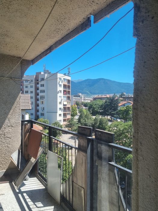 Тристаен апартамент под наем - Дупница, ж.к. Велчова Завера