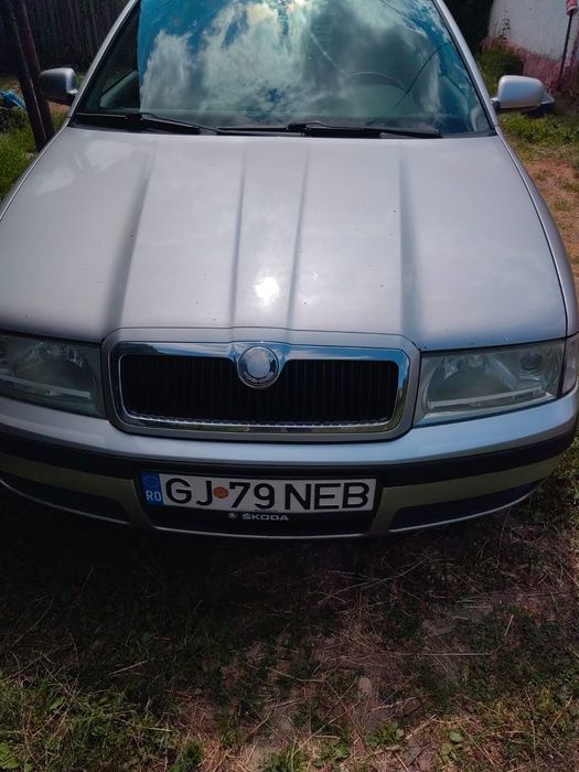 Vând Skoda Octavia