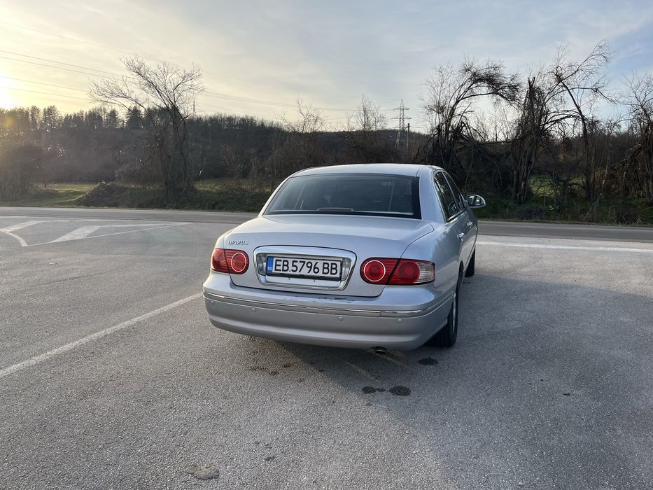 Продавам Kia Opirus