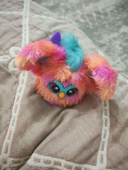 Продаю игрушку furby furblets