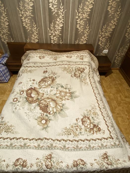 Продам спальный гарнитур
