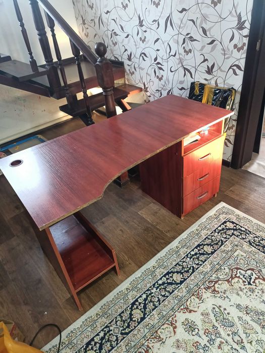 Стол письменный. Б/у