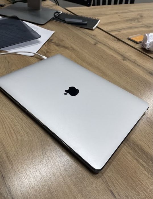 Macbook pro 256гб 2018.