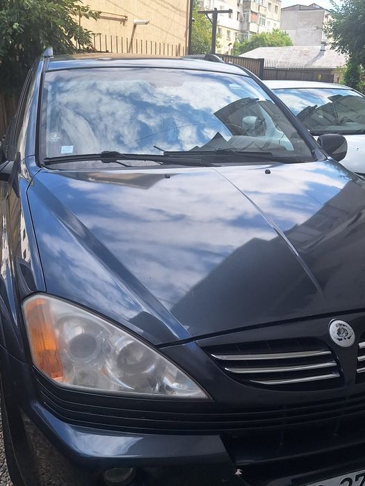 Vind mașină Ssangyong khiron 4x4 Motor 2000