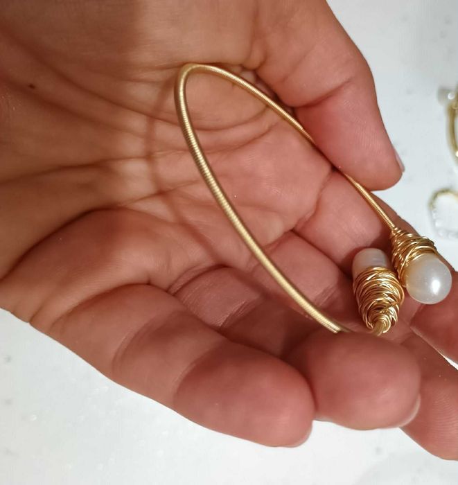 Нова гривна с естествени речни перли