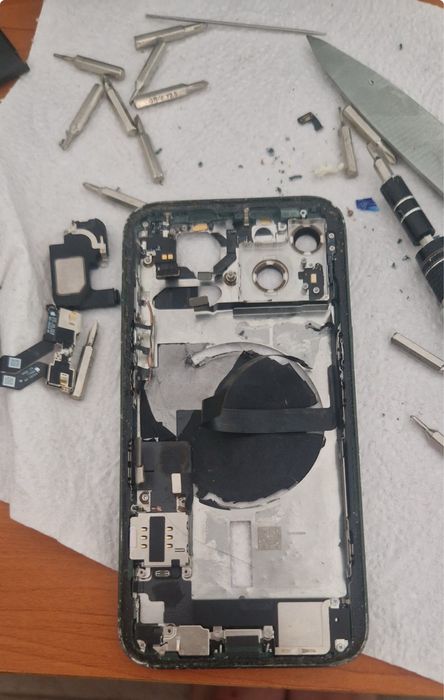 Repar telefoane Samsung , Iphone , Redmi ,Oppo