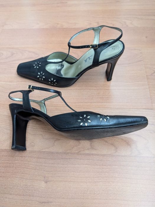 Продам женские босоножки