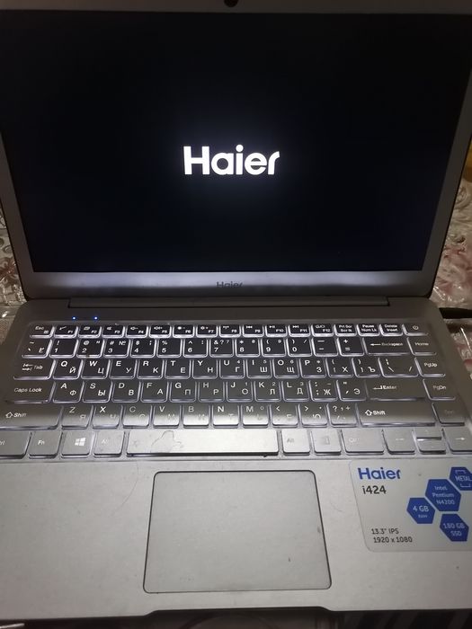 Новтбук 1.20.000 сум айби камера ишламайди  батарейка улган