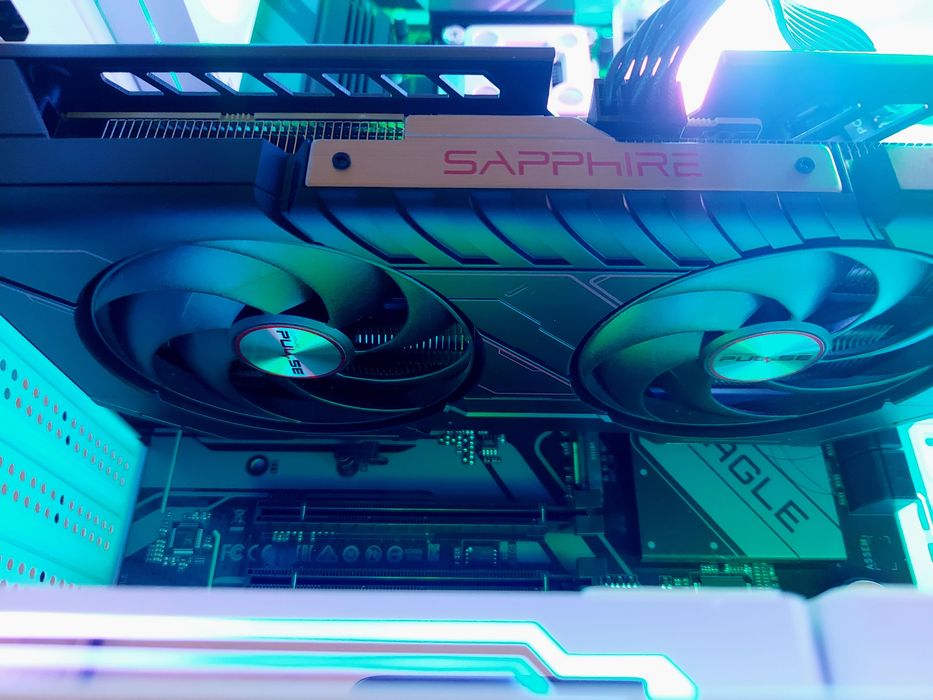 Placa Video RX 9060 XT 16GB SAPPHIRE PULSE AMD Radeon NOUA