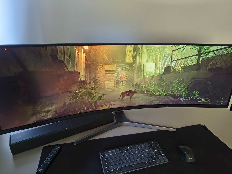 Продавам 49" извит монитор Samsung CRG9, Dual QHD (5120 x 1440), 120Hz, HDR1000