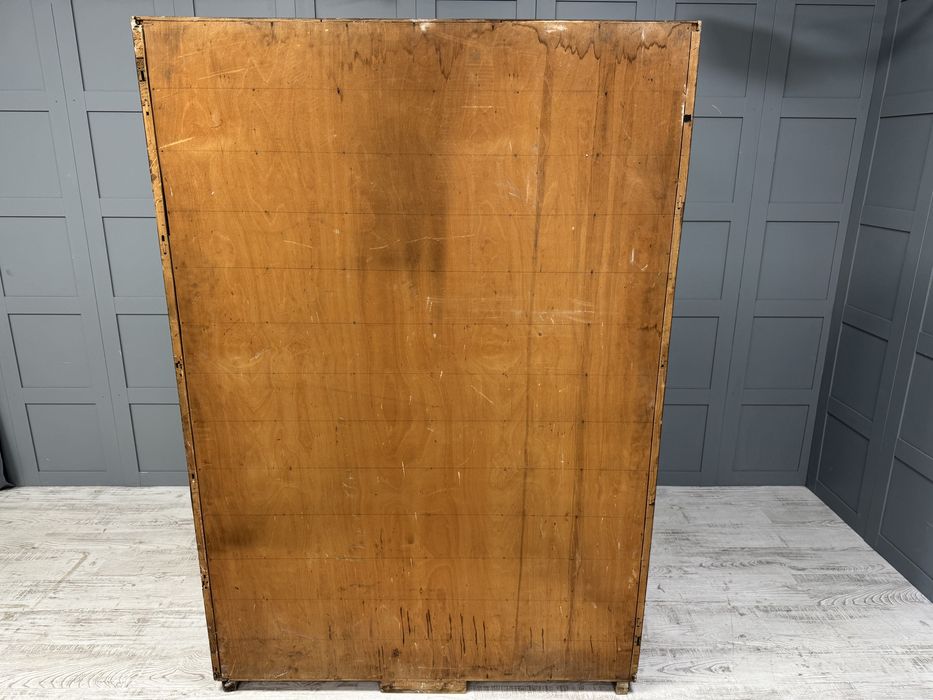 Български аптекарски шкаф от 60-те Т041