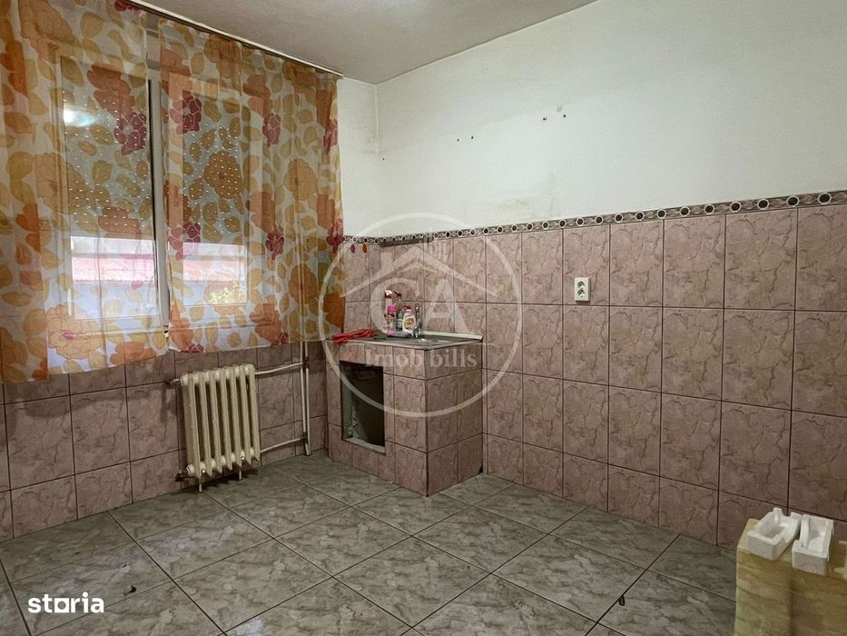 Apartament de vânzare cu 3 camere în zona Nufarul, Oradea