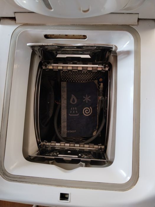 Стиральная машина Индезит в рабочем состоянии