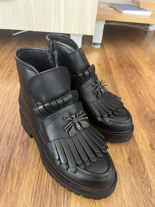 Ghete din piele naturala