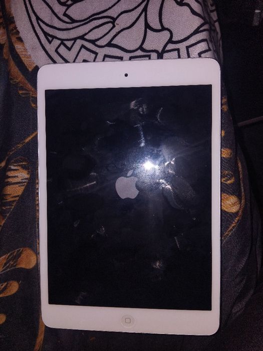iPad mini 1 (A1455) - Pentru piese /  (Wi-Fi + Cellular)
iPad mi