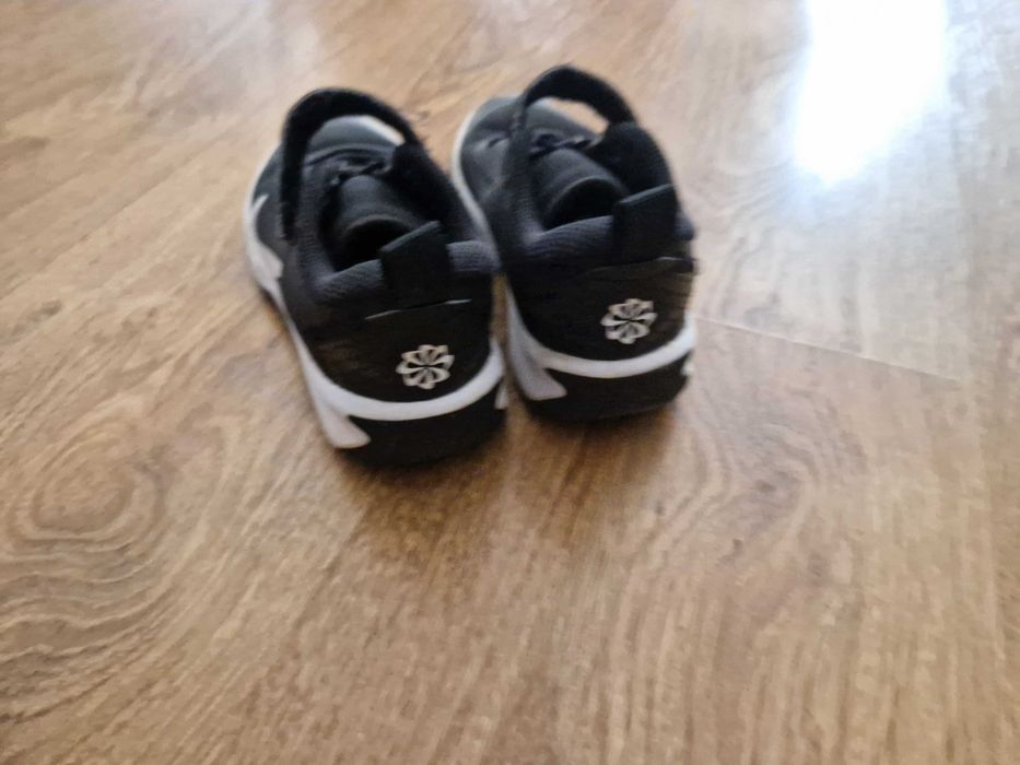 Маратонки Nike, размер 30