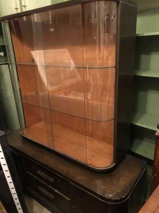 Антикварни мебели масив от 1930те