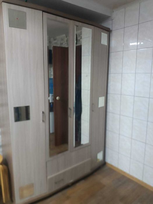 шкаф шифониер в хорошем  состоянии