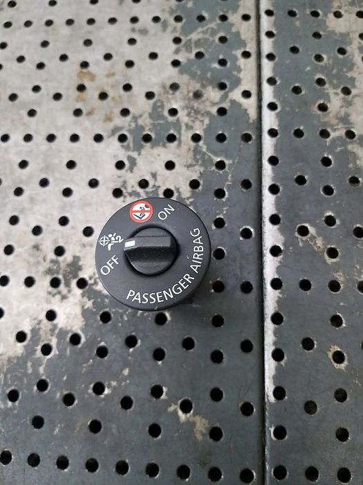 Buton airbag renault captur 1 j5 h5 681995290r