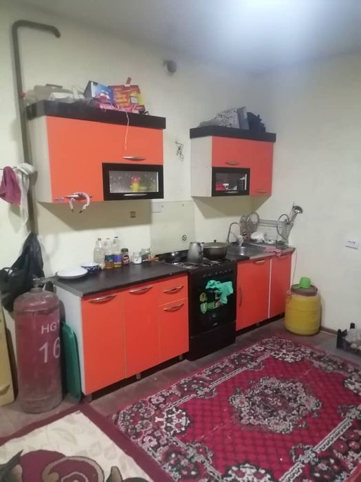 Uy sotiladi xamma qulayliklariga ega